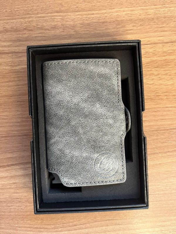 Billetera Pop-Up con protección RFID -Modelo GLOW-Gris
